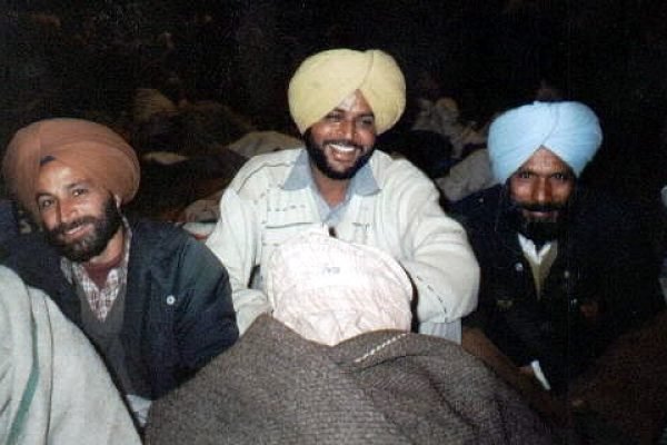 punjab-sikh-india-varanasi-train-station