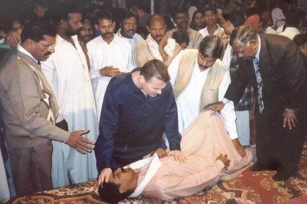 world-missions-healing-sick-pakistan-paul